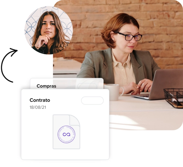 Persona enviando contrato ágilmente con Tecalis