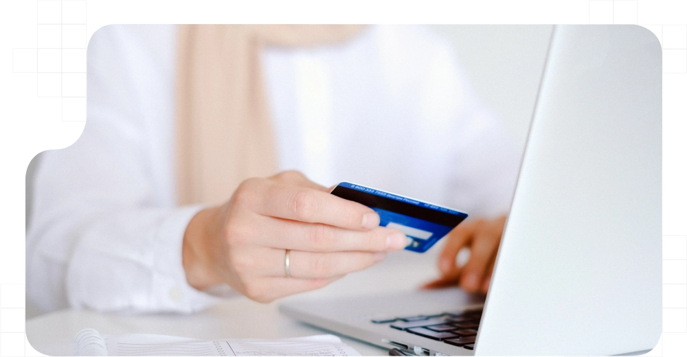 Comprando online con tarjeta de crédito cumpliendo con AML